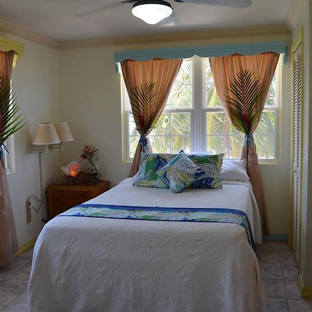 Graham's Place Guanaja Bagian luar foto